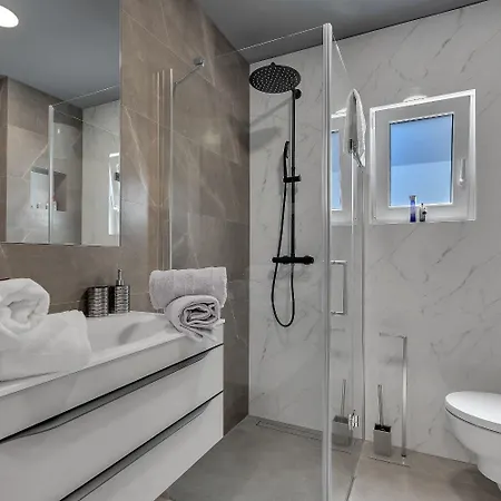 Ivana - Luxurious Makarska