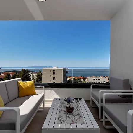 Ivana - Luxurious * Makarska